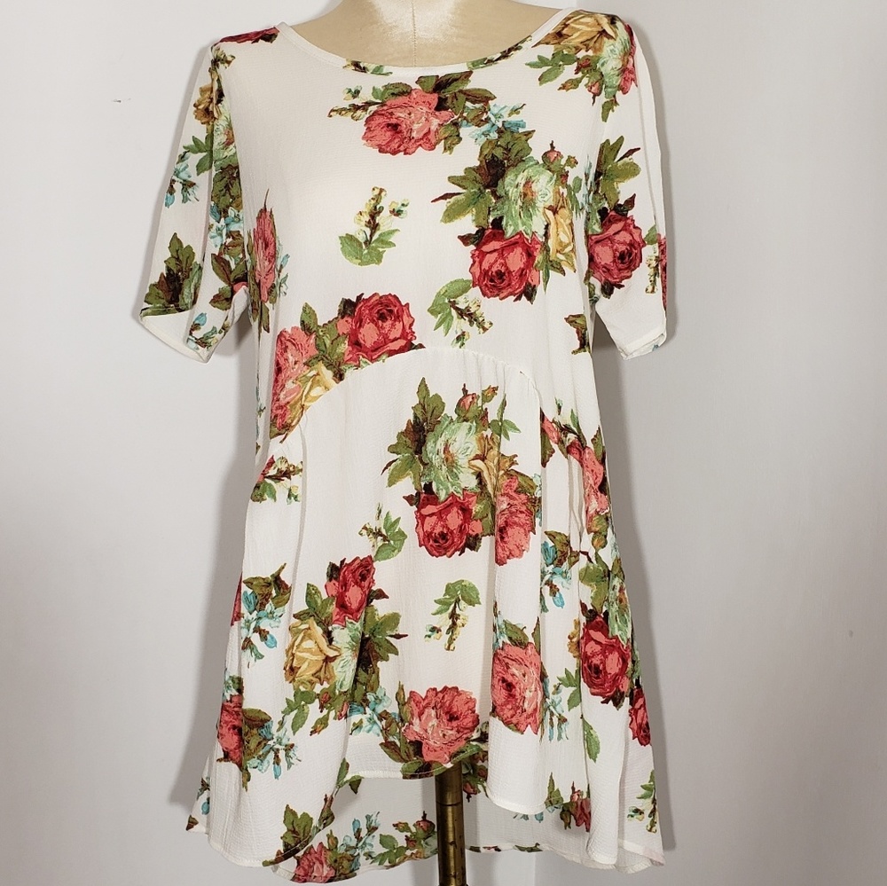 Flamingo Urban floral top size Medium  